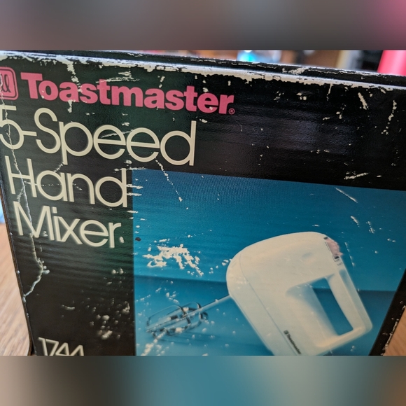 Toastmaster Mod, 1744 Hand Mixer Portable Beaters 5 Speed White Electric, Tested - Picture 4 of 13